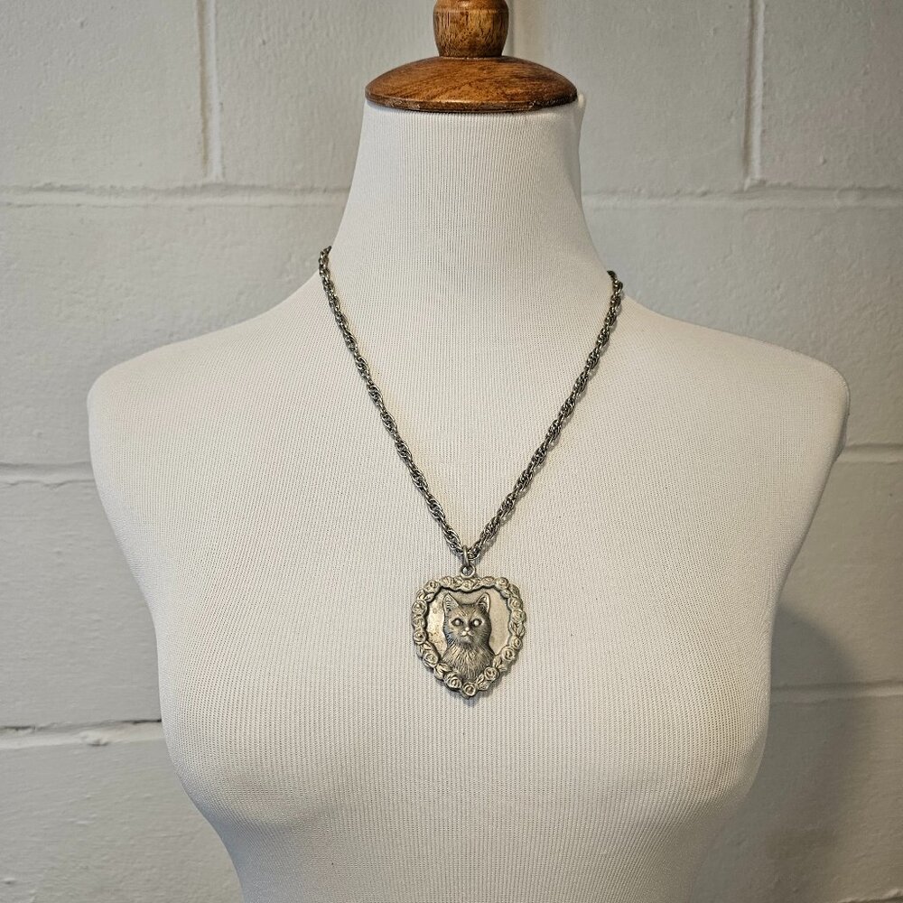 Vintage Cottagecore Witchcore Granniecore Necklace w/ Cat Familiar Heart Pendant